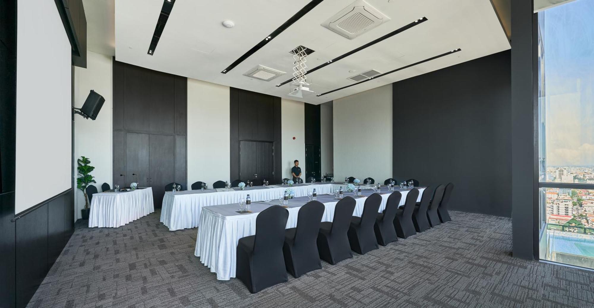 Luxcity Hotel & Apartment Phnom Penh Eksteriør billede