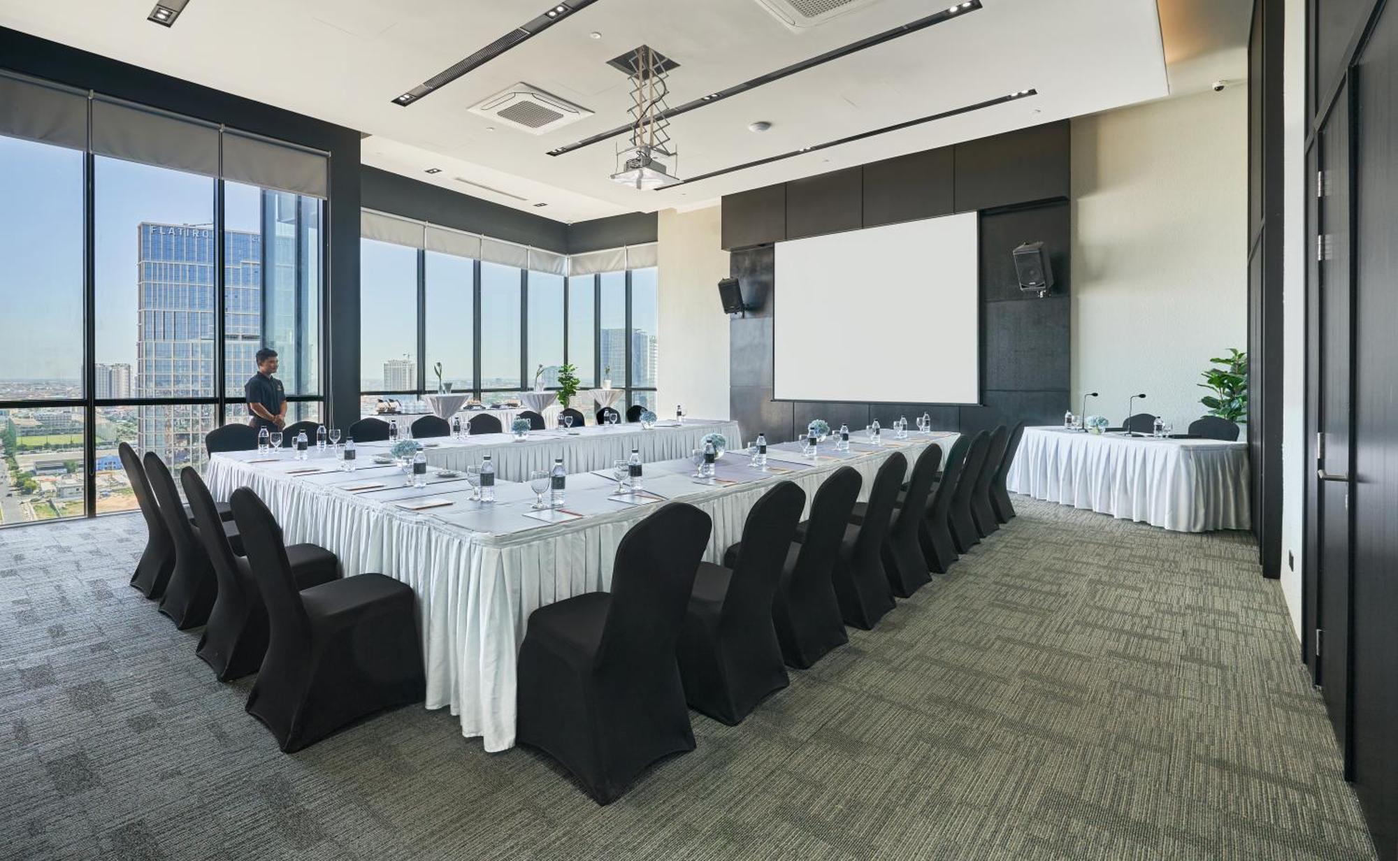 Luxcity Hotel & Apartment Phnom Penh Eksteriør billede